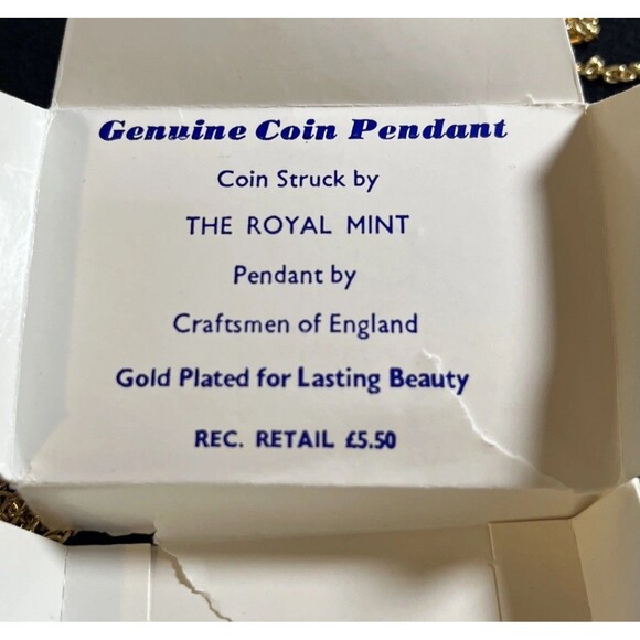 Royal Mint Gold Plated Threepenny Pieces Queen Elizabeth II & King George VI 18” - Picture 6 of 7